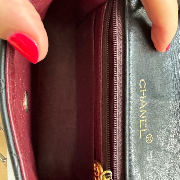 Chanel Vintage Quilted Square Single Flap Handbag Lambskin Black Great Condition - Picture 13 of 16